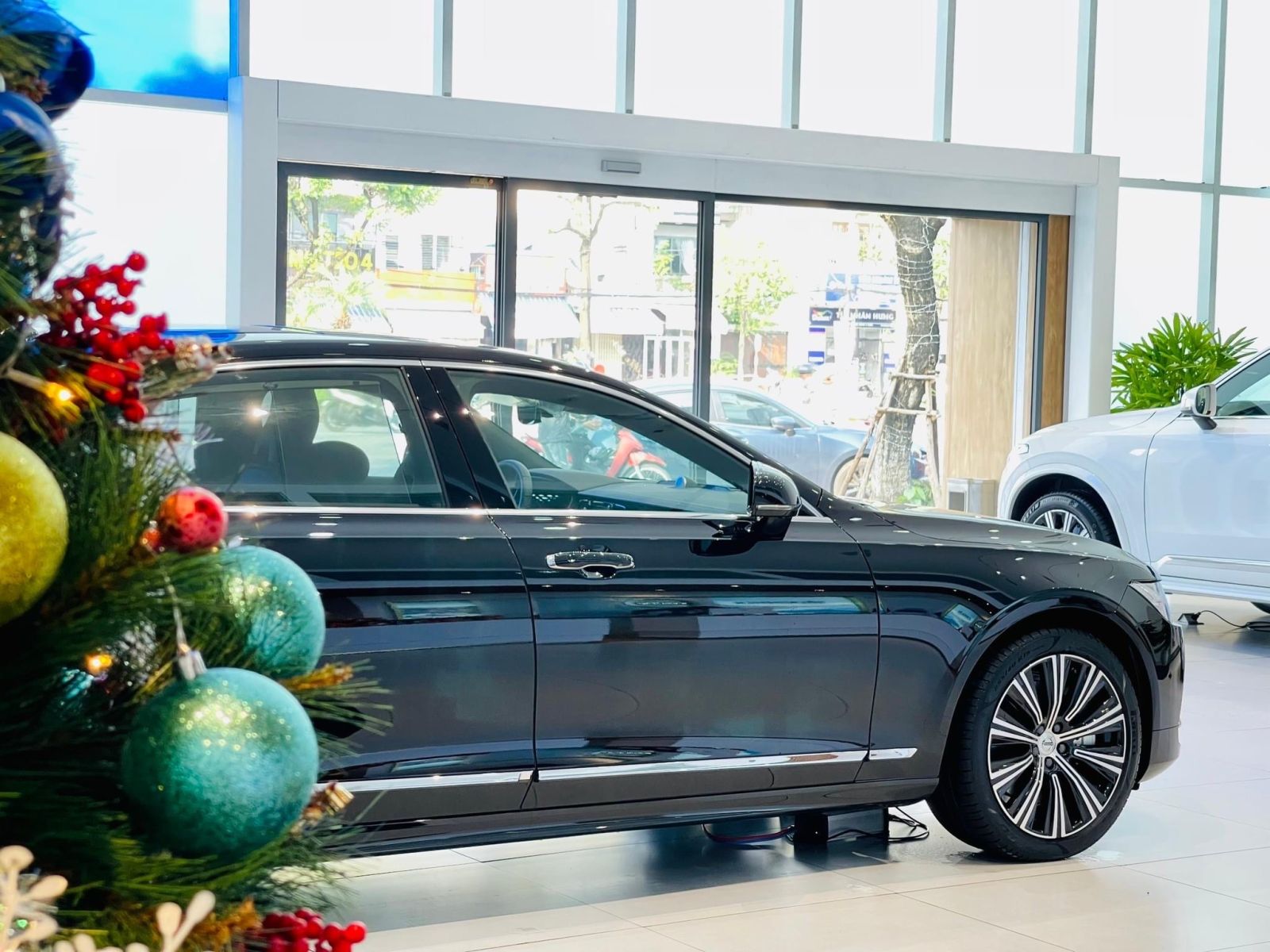 Volvo S90 - An toàn và Mạnh mẽ